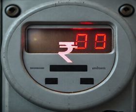 बिजली मीटर और बचत का सांकेतिक चित्र