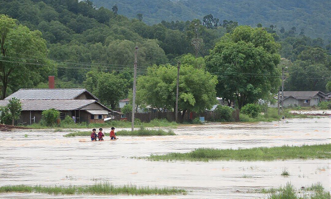 Community Engagement in Addressing Temperature-Induced Flood Hazards