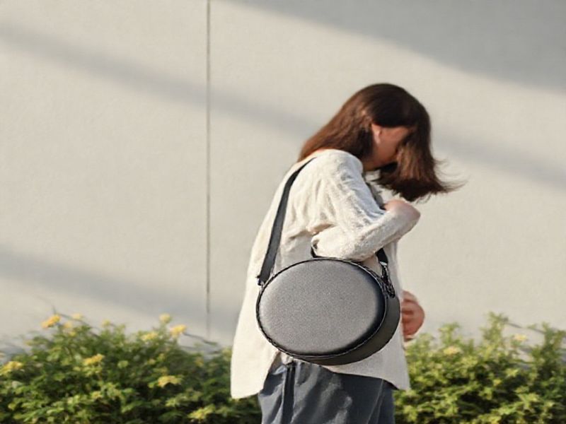 UNIQLO Round Mini Shoulder Bag